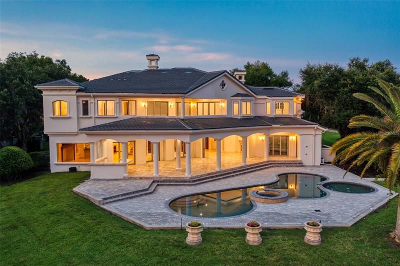 Recently Sold: $4,950,000 (5 beds, 5 baths, 7568 Square Feet)