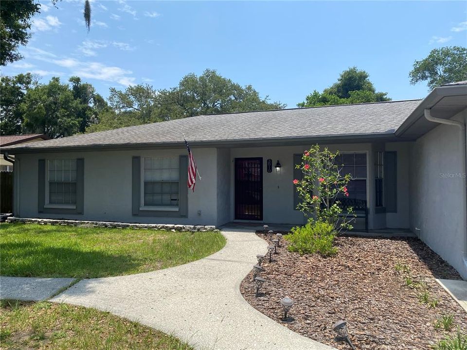 Recently Sold: $425,000 (4 beds, 2 baths, 1882 Square Feet)