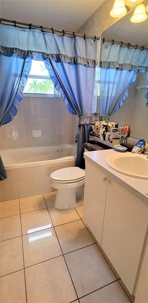 Recently Sold: $345,000 (2 beds, 2 baths, 1454 Square Feet)