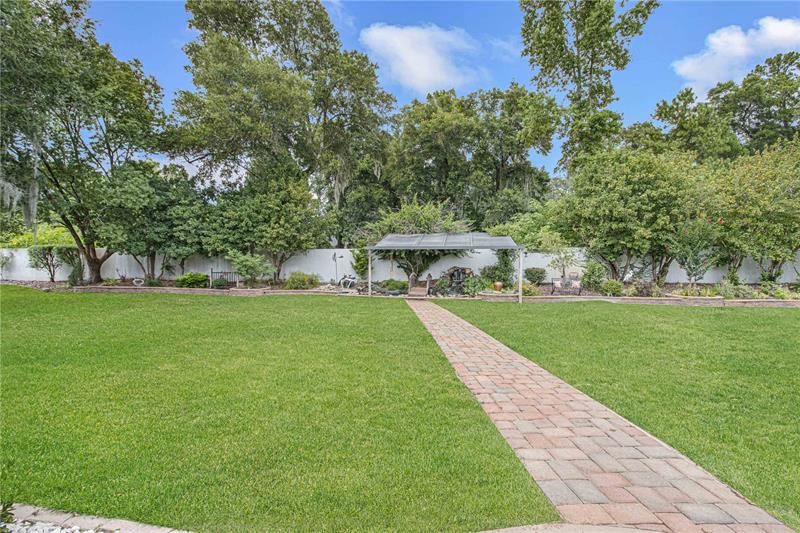Recently Sold: $985,000 (4 beds, 3 baths, 3950 Square Feet)
