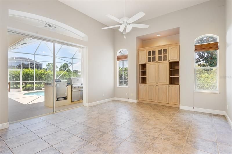 Recently Sold: $600,000 (3 beds, 3 baths, 2130 Square Feet)
