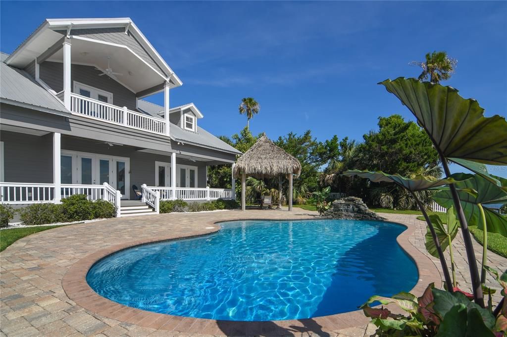 Recently Sold: $4,300,000 (5 beds, 4 baths, 3644 Square Feet)