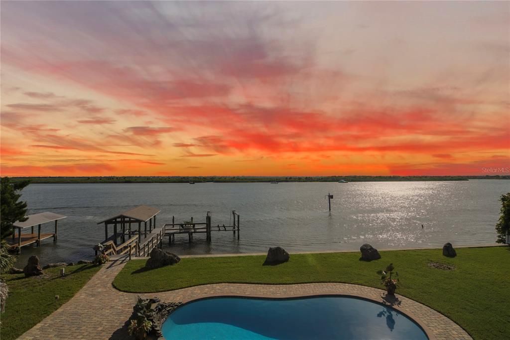 Recently Sold: $4,300,000 (5 beds, 4 baths, 3644 Square Feet)