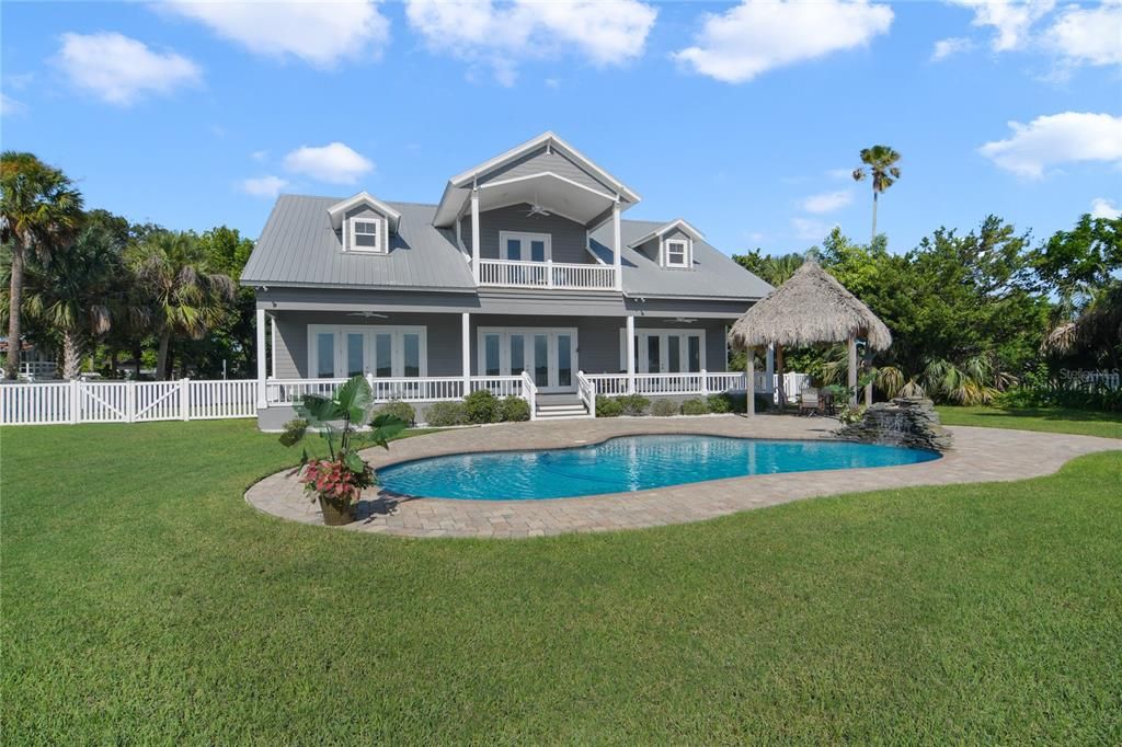 Recently Sold: $4,300,000 (5 beds, 4 baths, 3644 Square Feet)