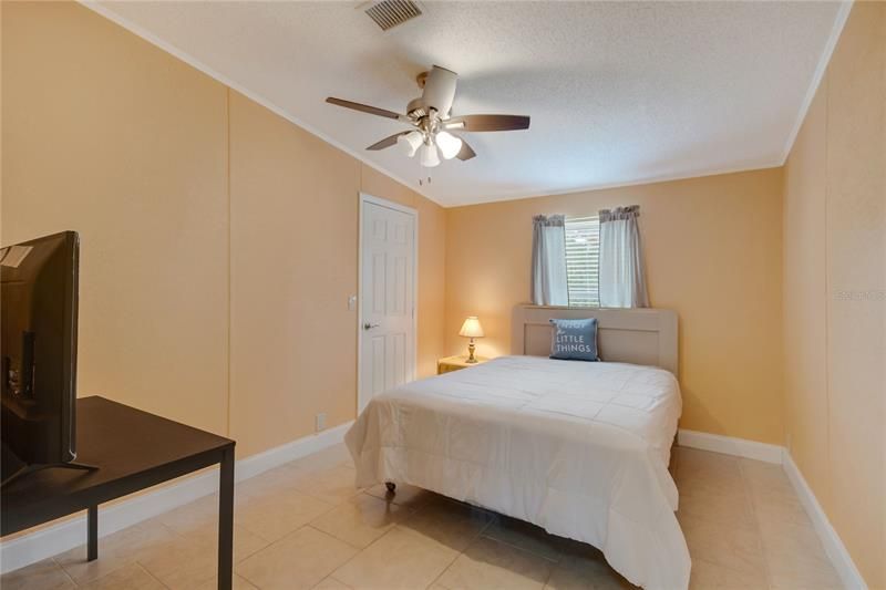 Recently Sold: $324,500 (3 beds, 2 baths, 1456 Square Feet)