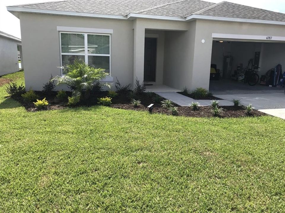 最近售出: $377,775 (4 贝兹, 3 浴室, 2106 平方英尺)