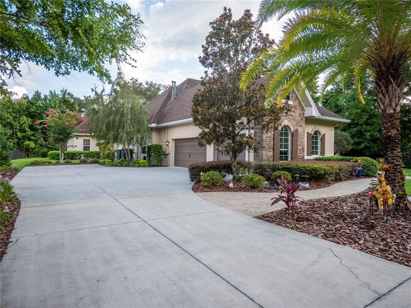 Recently Sold: $1,320,000 (6 beds, 4 baths, 4227 Square Feet)