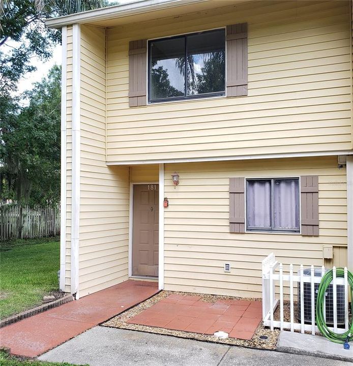 Recently Rented: $1,895 (2 beds, 1 baths, 1032 Square Feet)