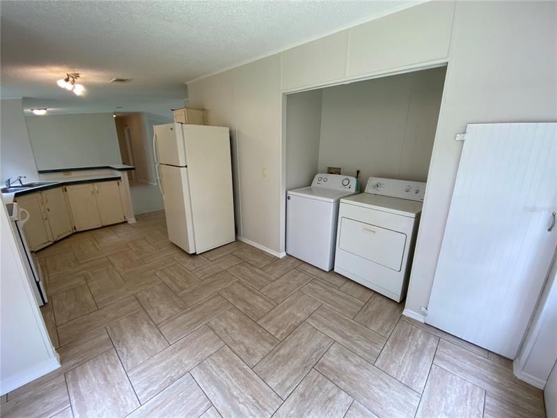 Vendido Recientemente: $132,000 (3 camas, 2 baños, 1296 Pies cuadrados)