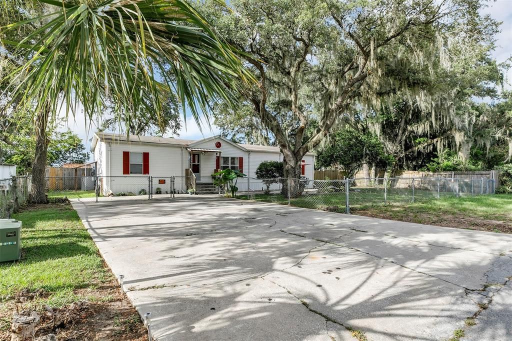 Recently Sold: $150,000 (3 beds, 2 baths, 1566 Square Feet)