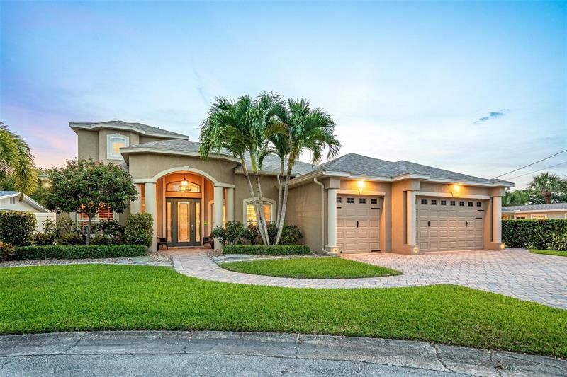 Recently Sold: $1,695,000 (4 beds, 3 baths, 3025 Square Feet)