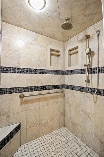 最近售出: $665,000 (3 贝兹, 2 浴室, 1499 平方英尺)