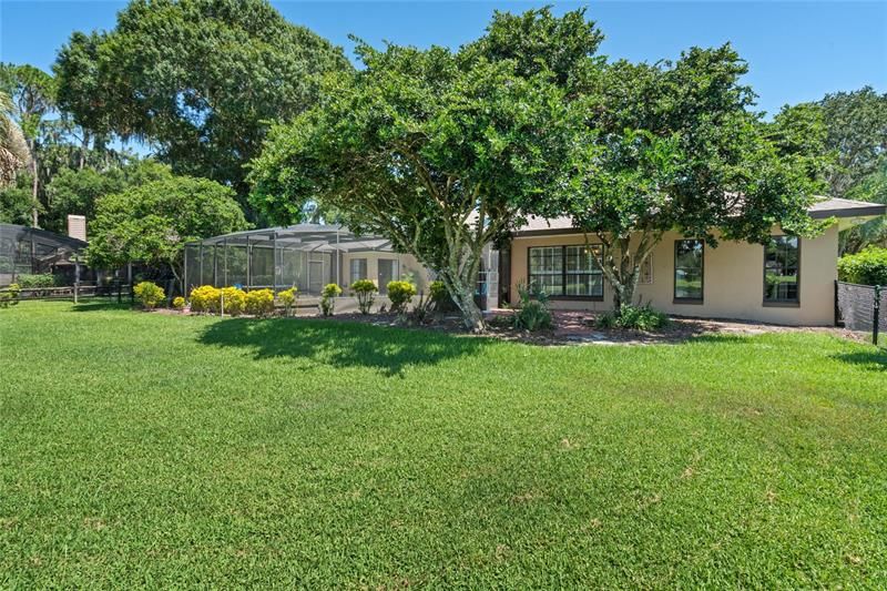 Recently Sold: $520,000 (3 beds, 3 baths, 2405 Square Feet)