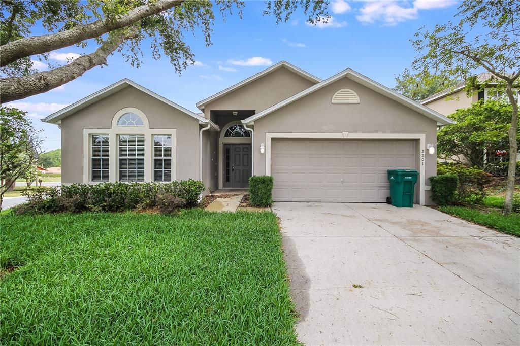 Recently Rented: $2,150 (3 beds, 2 baths, 1874 Square Feet)