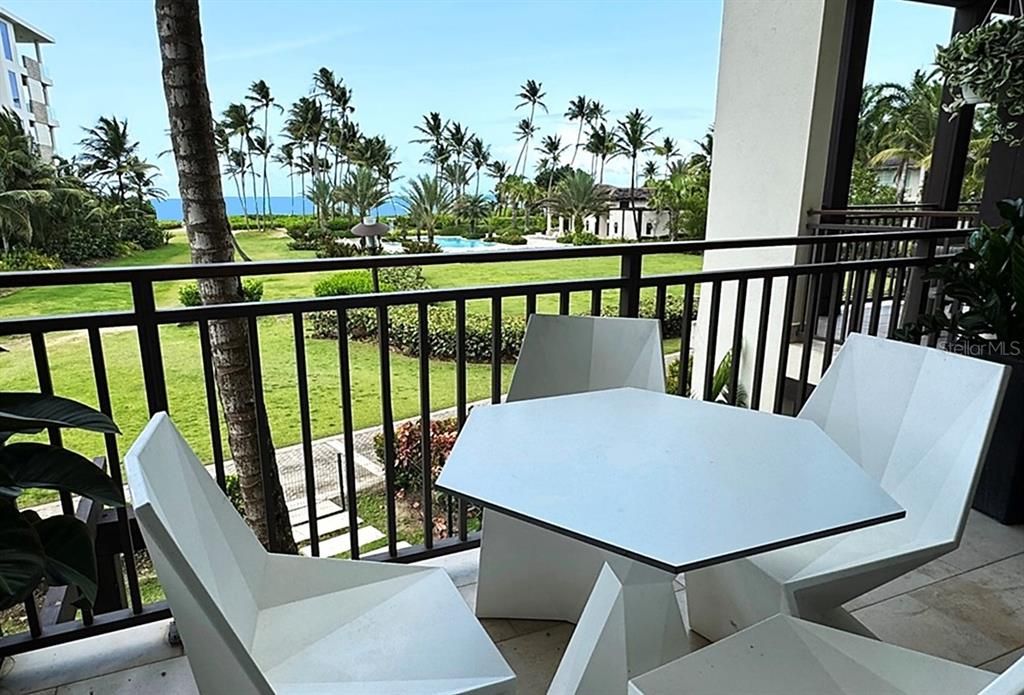 Outdoor terrace & ocean view