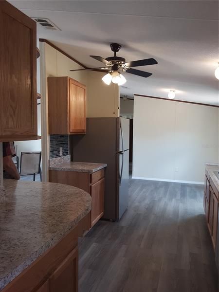 Recently Rented: $1,700 (3 beds, 2 baths, 1152 Square Feet)
