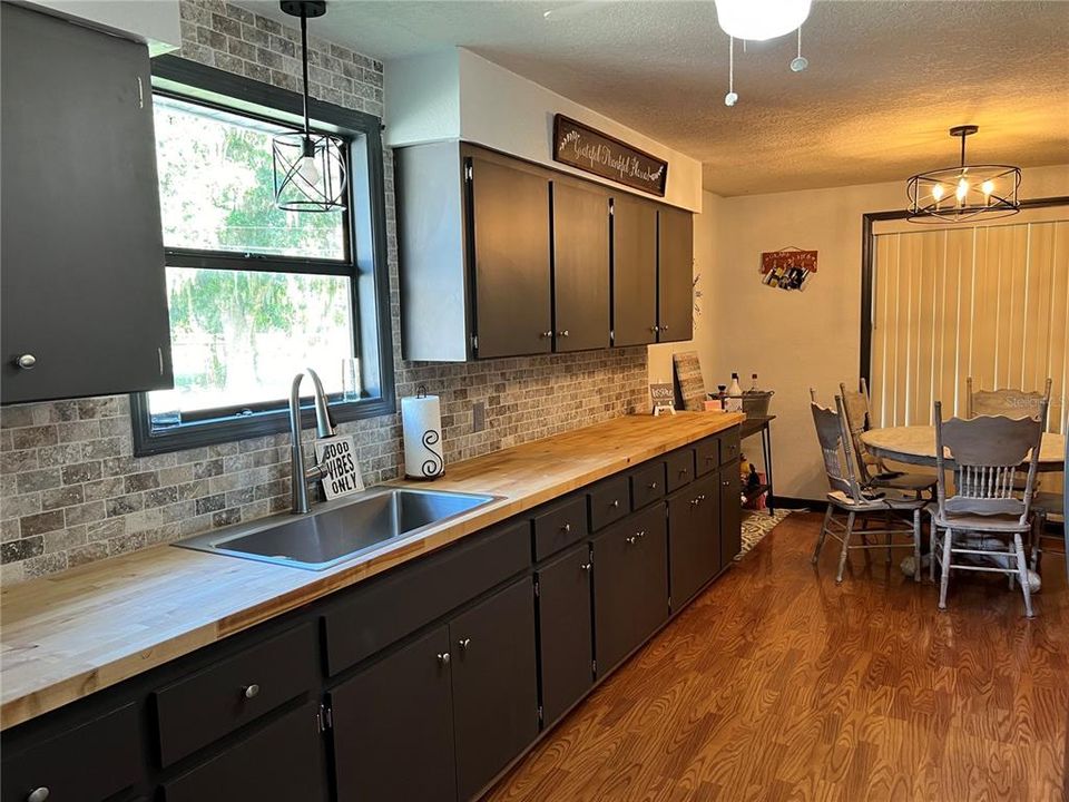 Recently Sold: $175,000 (3 beds, 1 baths, 1232 Square Feet)