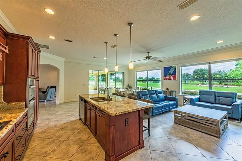 kitchen/family room