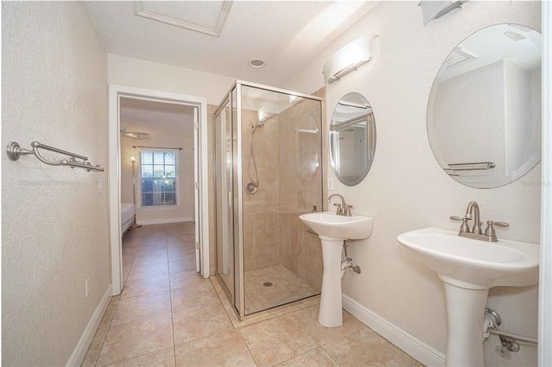最近租的: $1,000 (1 贝兹, 1 浴室, 4246 平方英尺)