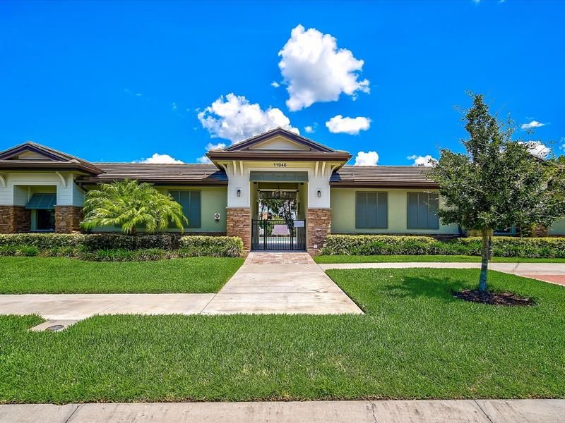 Recently Sold: $600,000 (4 beds, 2 baths, 2038 Square Feet)