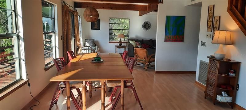 Vendido Recientemente: $247,000 (3 camas, 2 baños, 1871 Pies cuadrados)