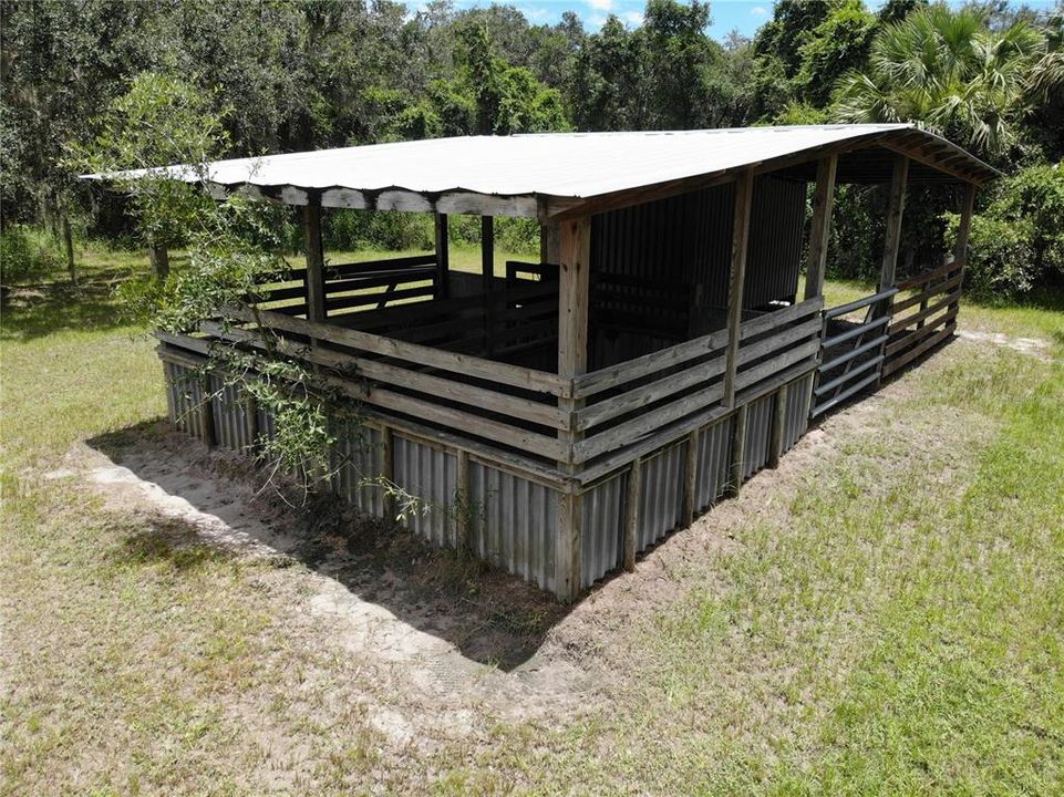 2 stall horse barn