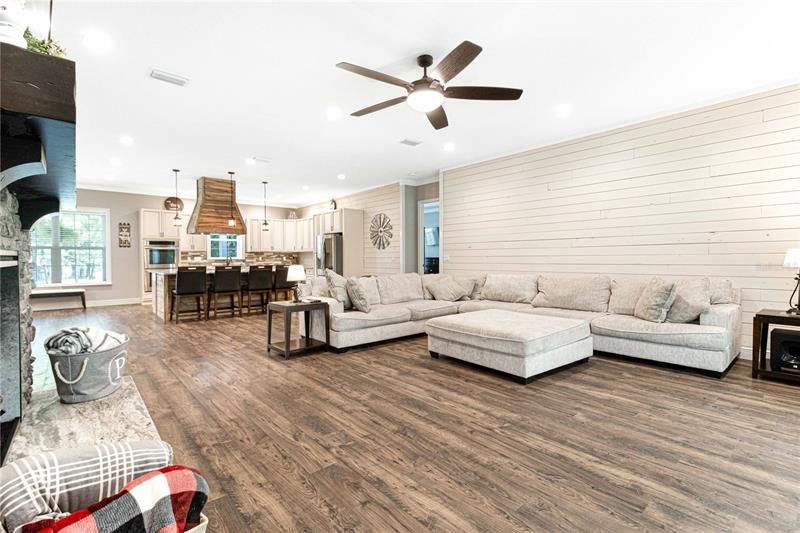 Recently Sold: $799,000 (3 beds, 2 baths, 2729 Square Feet)