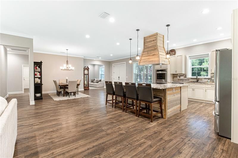 Recently Sold: $799,000 (3 beds, 2 baths, 2729 Square Feet)