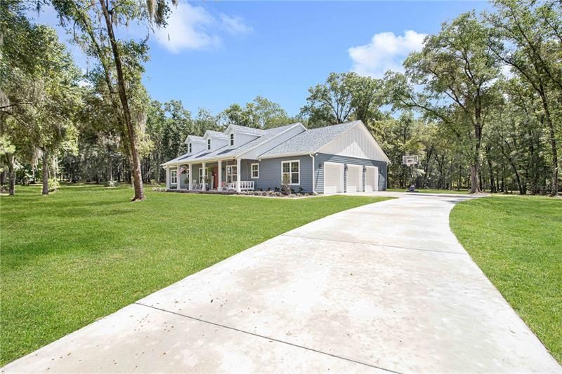 Recently Sold: $799,000 (3 beds, 2 baths, 2729 Square Feet)