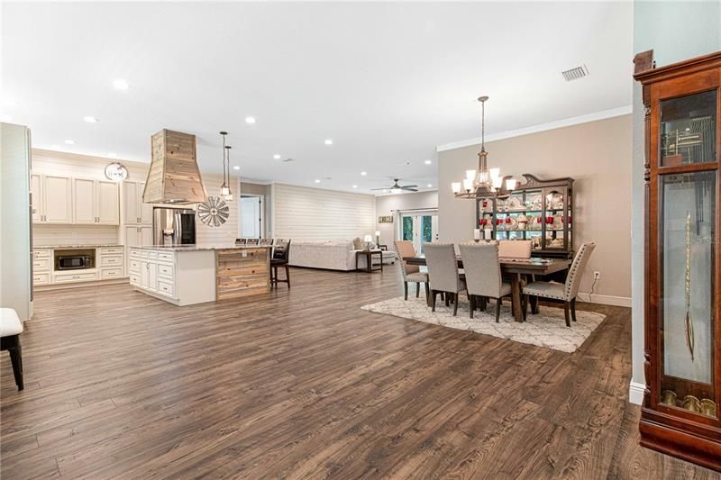 Recently Sold: $799,000 (3 beds, 2 baths, 2729 Square Feet)