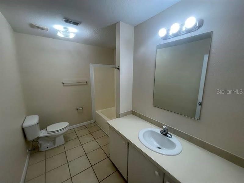 最近租的: $1,595 (3 贝兹, 1 浴室, 900 平方英尺)