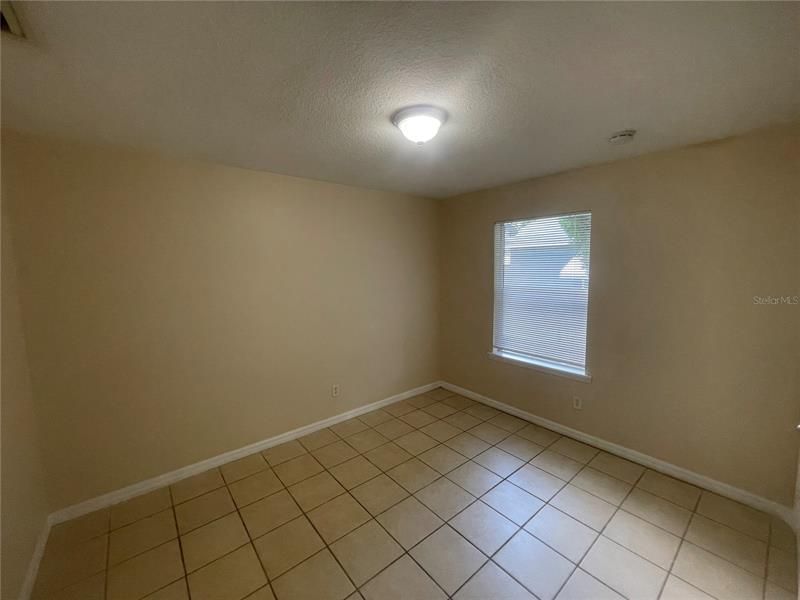 Recently Rented: $1,595 (3 beds, 1 baths, 900 Square Feet)
