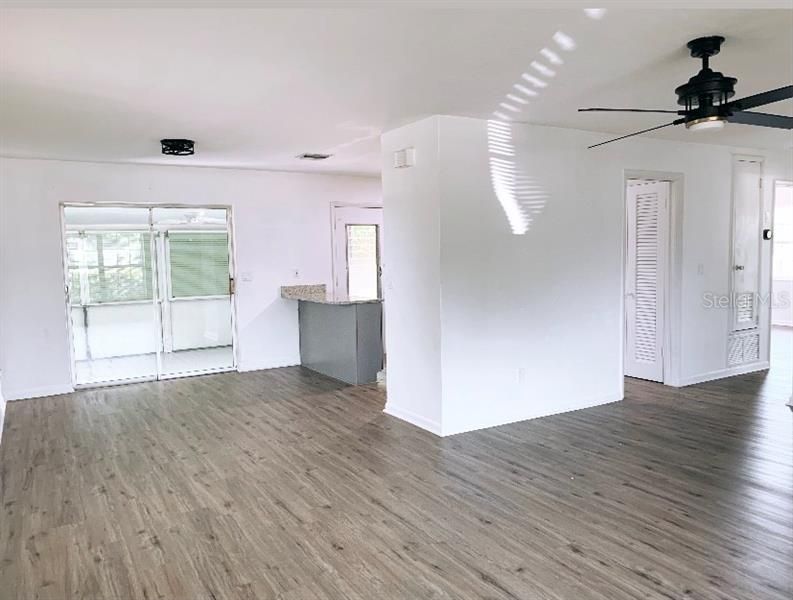 Recently Rented: $1,350 (2 beds, 1 baths, 1053 Square Feet)
