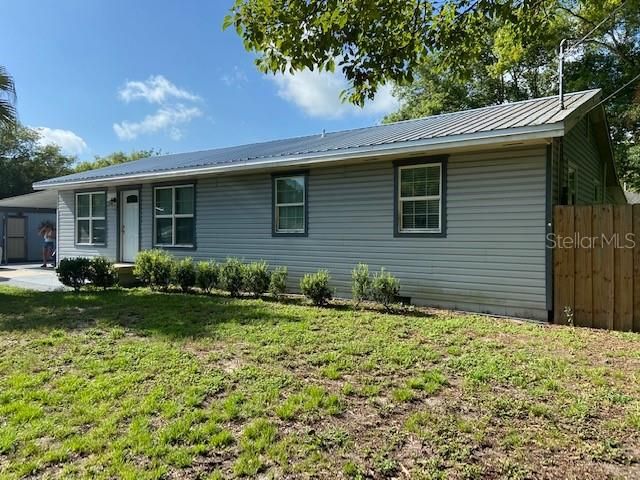 Recently Sold: $360,000 (3 beds, 2 baths, 1824 Square Feet)
