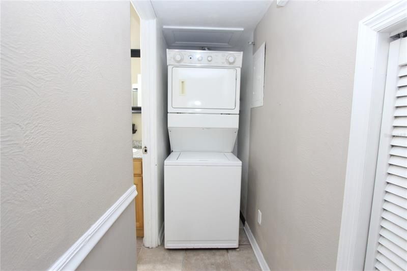 Recently Rented: $1,750 (2 beds, 1 baths, 1398 Square Feet)