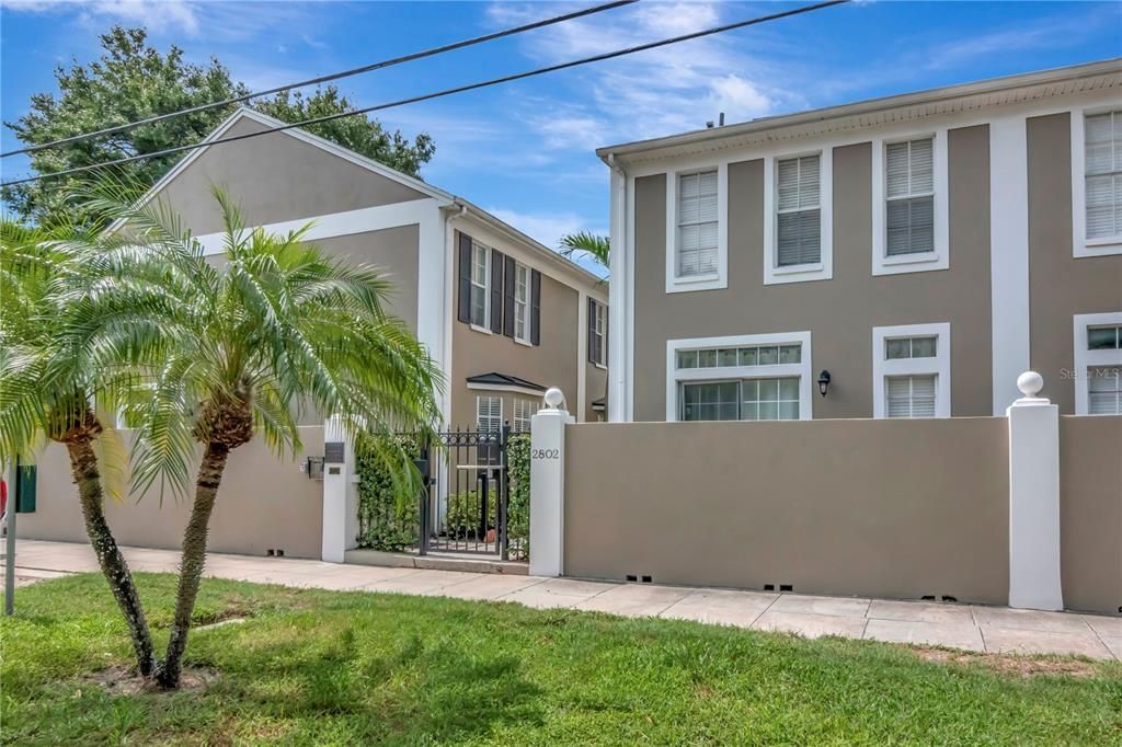 Recently Sold: $415,000 (2 beds, 2 baths, 1054 Square Feet)