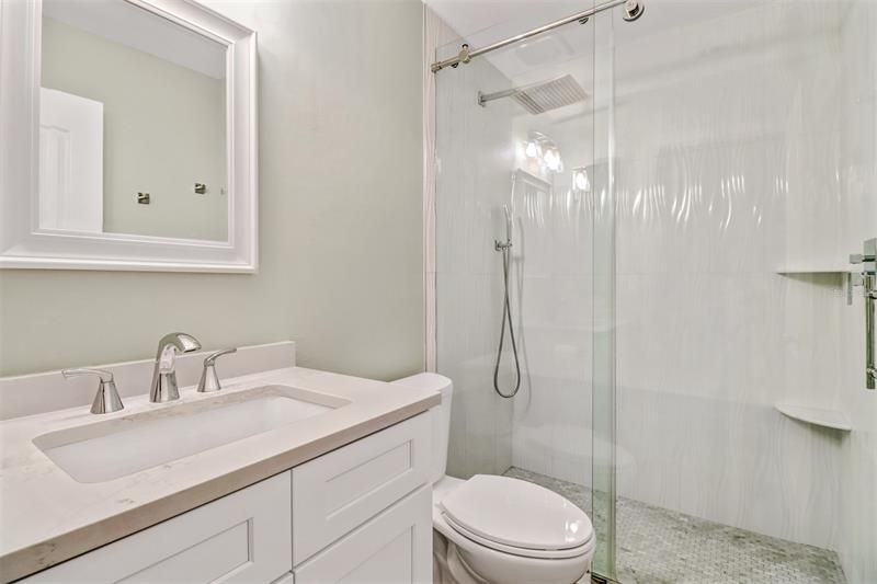 最近售出: $645,500 (4 贝兹, 2 浴室, 2585 平方英尺)