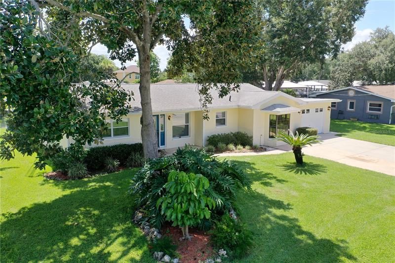 Recently Sold: $599,000 (3 beds, 2 baths, 2204 Square Feet)