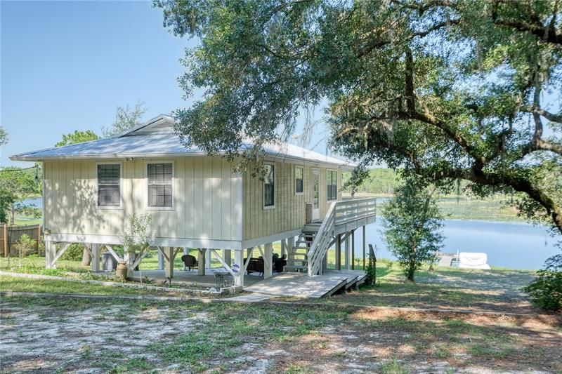 Recently Sold: $174,900 (2 beds, 1 baths, 864 Square Feet)