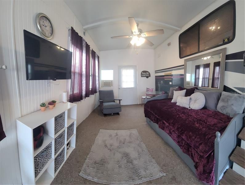 Recently Sold: $55,000 (1 beds, 1 baths, 322 Square Feet)