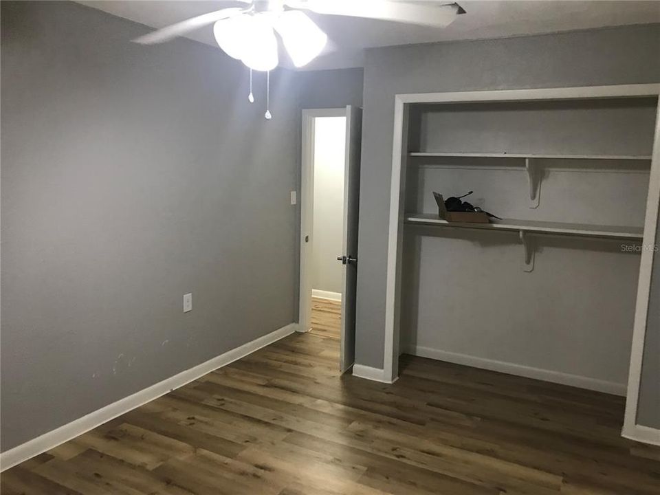 Vendido Recientemente: $449,000 (5 camas, 2 baños, 2556 Pies cuadrados)