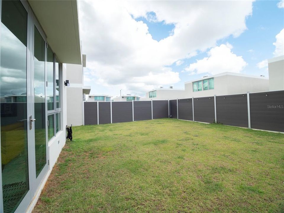 Vendido Recientemente: $685,000 (3 camas, 2 baños, 2775 Pies cuadrados)