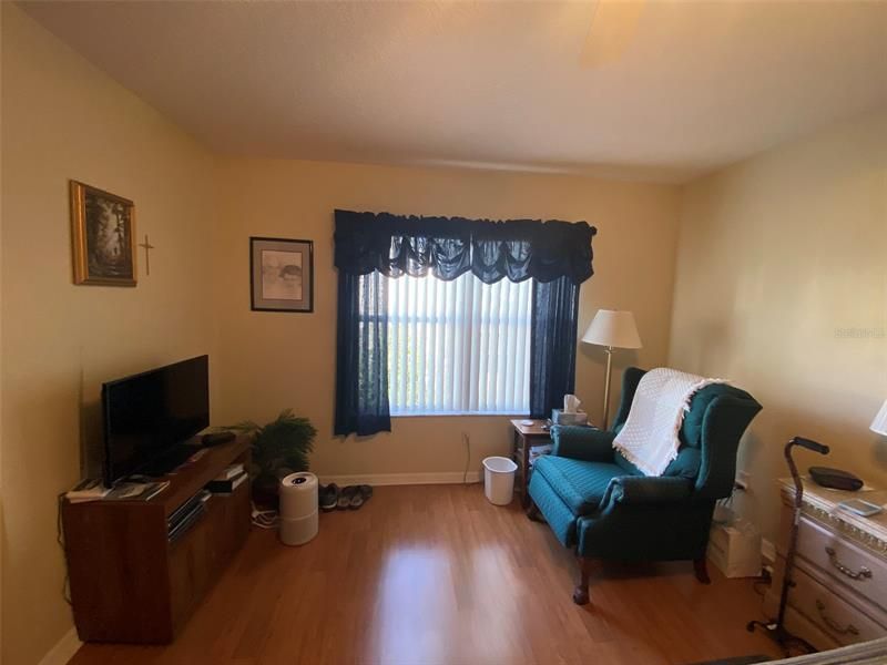 Recently Sold: $309,900 (2 beds, 2 baths, 1912 Square Feet)
