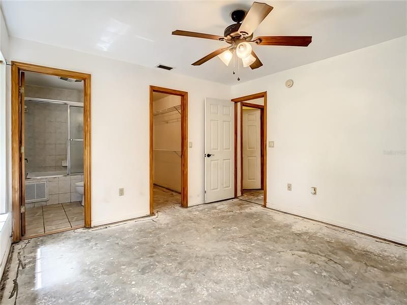 Recently Sold: $275,000 (3 beds, 2 baths, 1326 Square Feet)