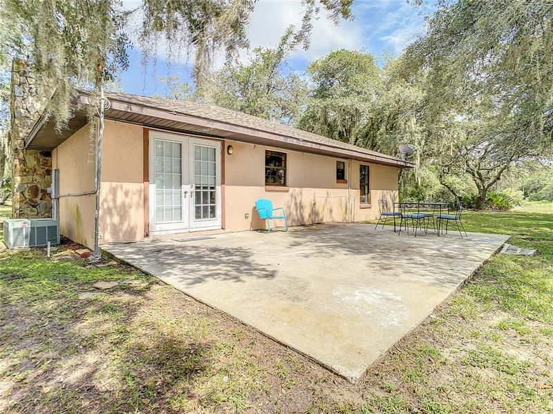 Recently Sold: $275,000 (3 beds, 2 baths, 1326 Square Feet)