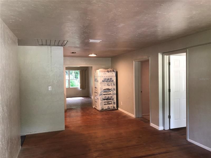 Recently Sold: $189,900 (4 beds, 1 baths, 1504 Square Feet)