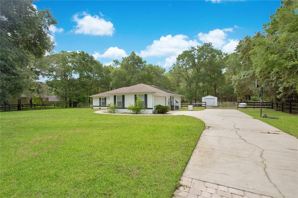 Recently Sold: $359,990 (3 beds, 2 baths, 1588 Square Feet)