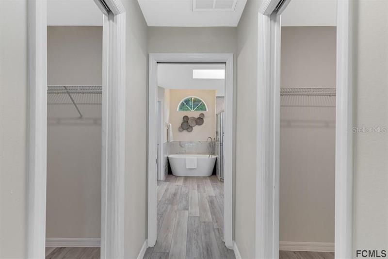 最近售出: $469,000 (3 贝兹, 2 浴室, 1932 平方英尺)