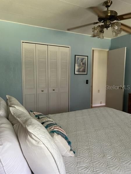 Guest bedroom with Closet