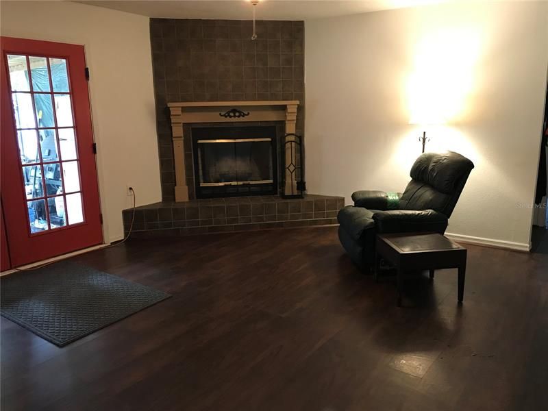 Recently Sold: $250,000 (3 beds, 2 baths, 1568 Square Feet)
